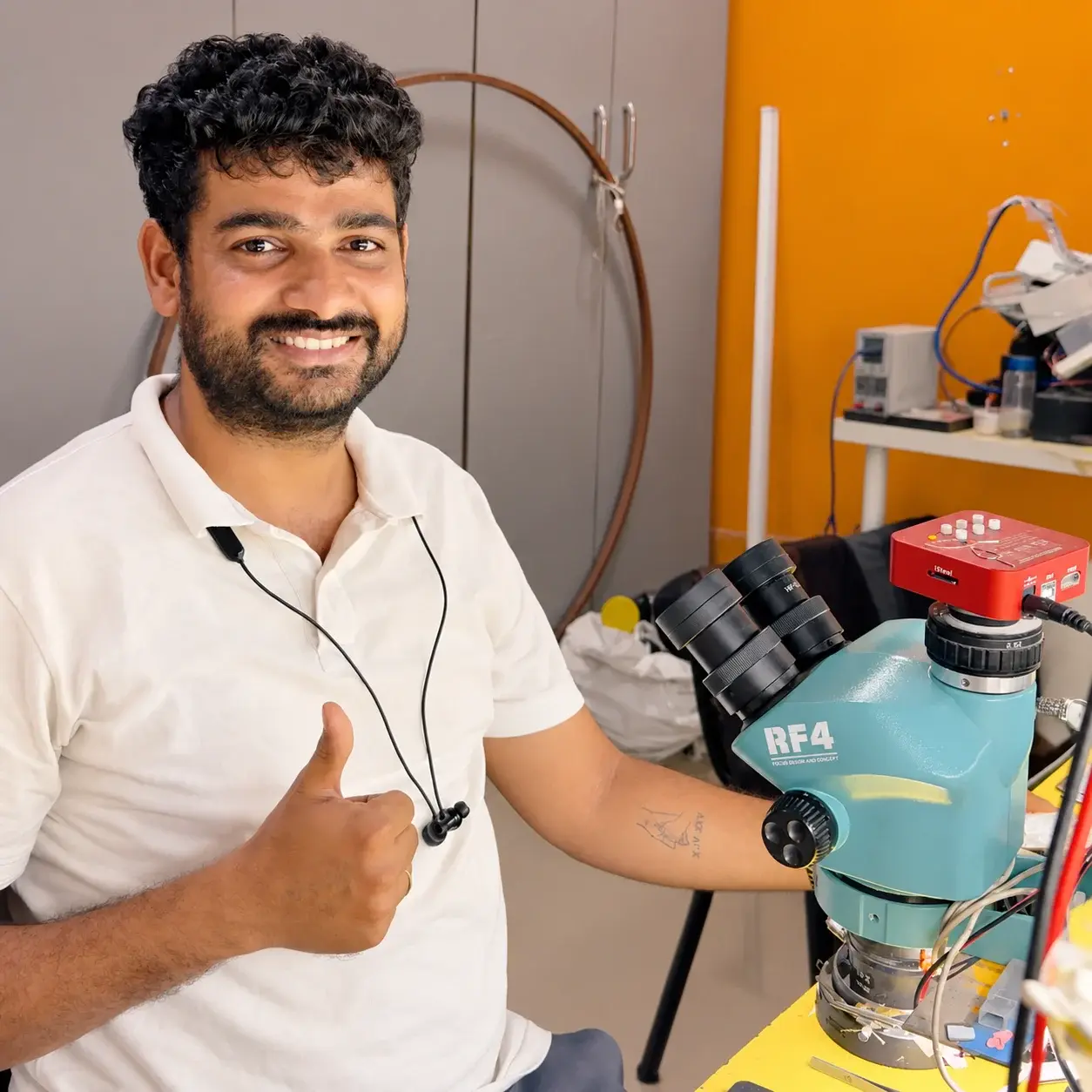 QuickFix Pune mobile repair service technicians in lab